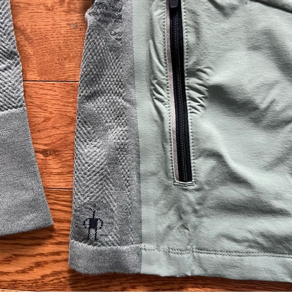 Women's Intraknit™ Active Full Zip Jacket NWT size medium - Picture 5 of 8